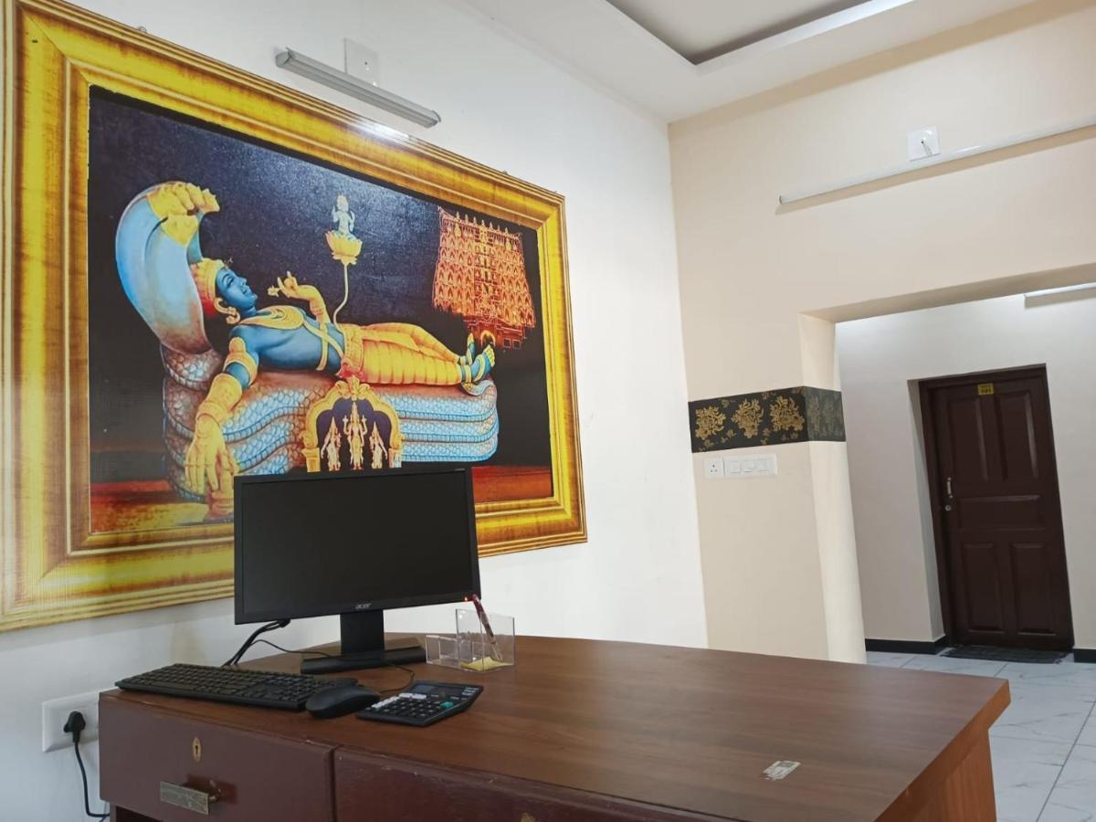 Sri Padmanabha Tourist Home تريفِندرم المظهر الخارجي الصورة